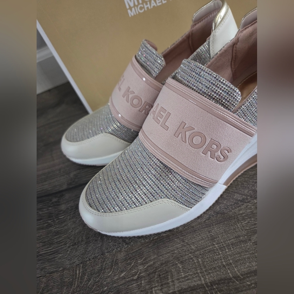 Michael Kors Women's Sneakers Size 6.5 NEW - Picture 3 of 9